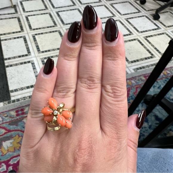 Vintage 14k Yellow Gold Coral & Diamond Ring - Picture 3 of 8
